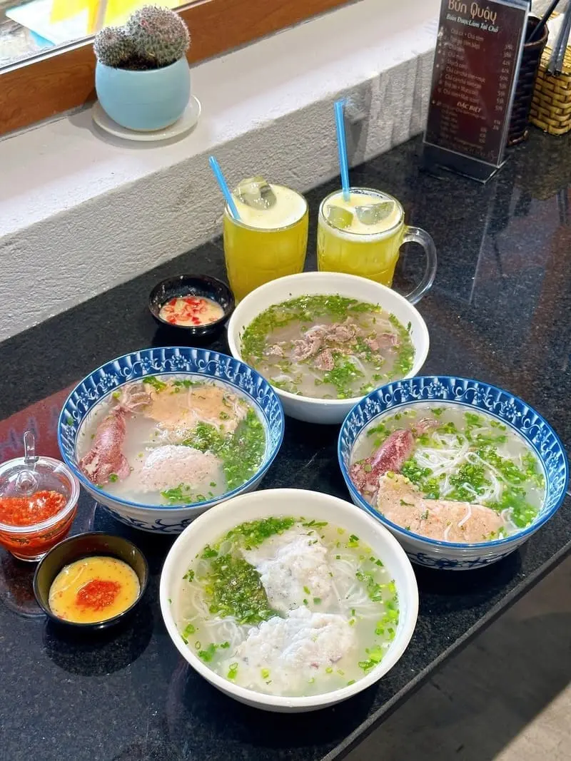 B&uacute;n quậy Đ&agrave; Nẵng: Trải nghiệm đậm vị biển giữa l&ograve;ng phố 4