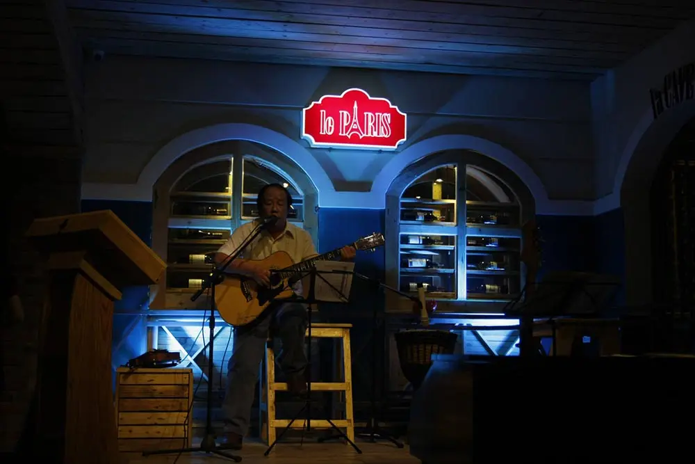 Ch&igrave;m đắm trong thế giới &acirc;m nhạc cực đỉnh với những qu&aacute;n cafe acoustic Đ&agrave; Nẵng si&ecirc;u xịn 2