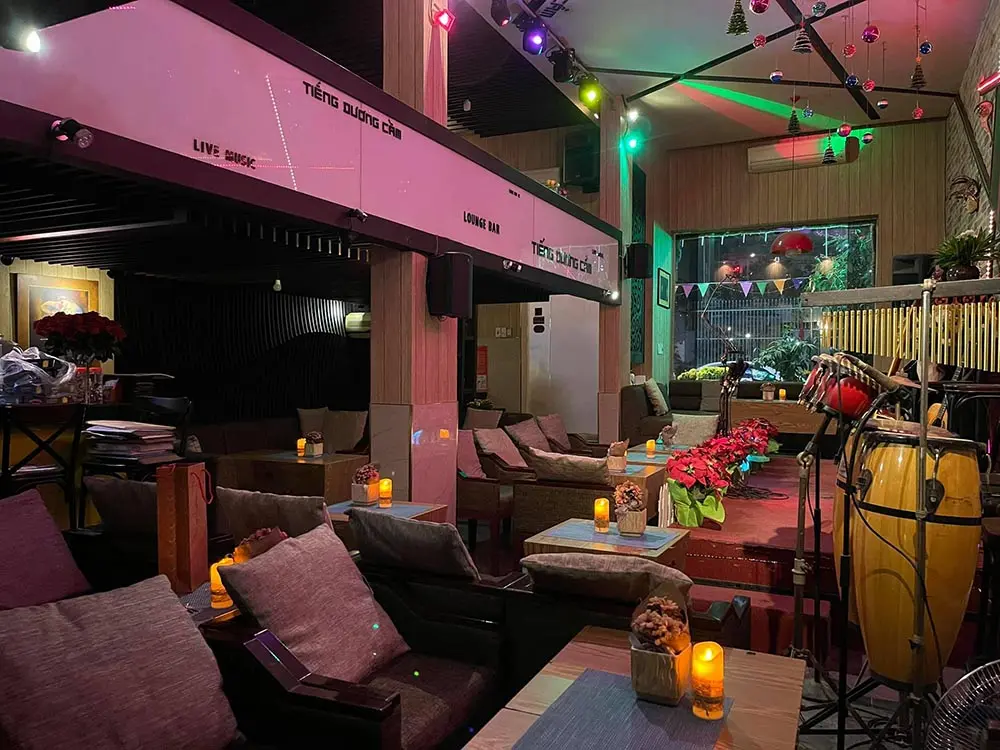 Ch&igrave;m đắm trong thế giới &acirc;m nhạc cực đỉnh với những qu&aacute;n cafe acoustic Đ&agrave; Nẵng si&ecirc;u xịn 10