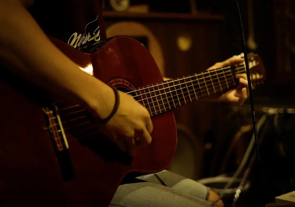 Ch&igrave;m đắm trong thế giới &acirc;m nhạc cực đỉnh với những qu&aacute;n cafe acoustic Đ&agrave; Nẵng si&ecirc;u xịn 5