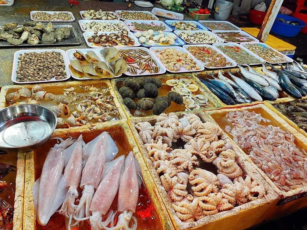 Chợ hải sản Đ&agrave; Nẵng - Điểm danh c&aacute;c khu chợ b&aacute;n hải sản tươi ngon gi&aacute; cực rẻ 7