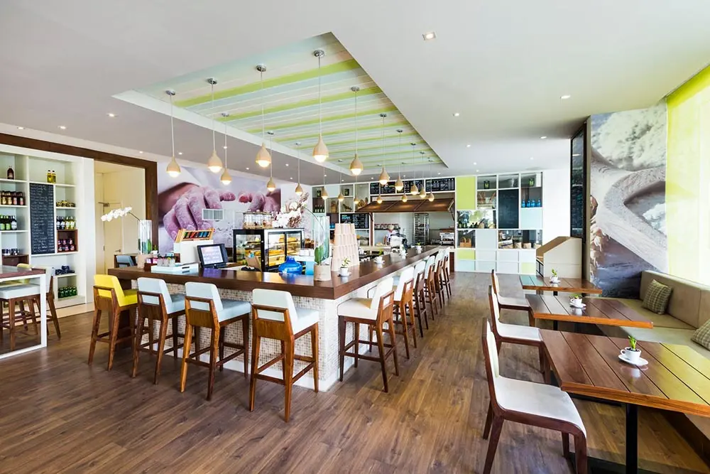 Đến Cafe A La Carte Đ&agrave; Nẵng vừa thưởng tr&agrave; vừa ngắm to&agrave;n cảnh th&agrave;nh phố biển từ tr&ecirc;n cao 2