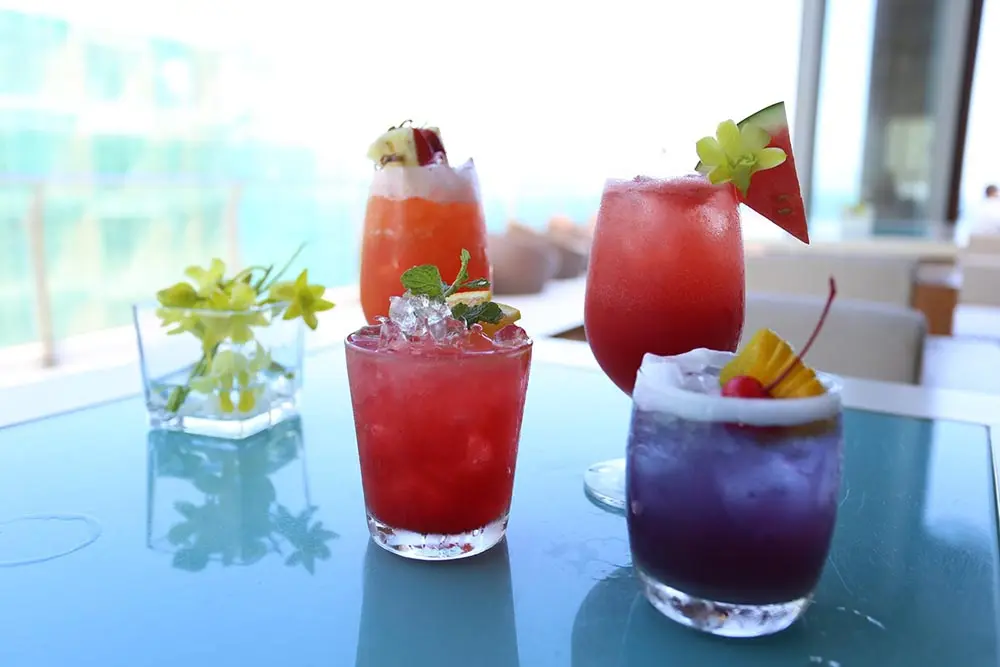 Đến Cafe A La Carte Đ&agrave; Nẵng vừa thưởng tr&agrave; vừa ngắm to&agrave;n cảnh th&agrave;nh phố biển từ tr&ecirc;n cao 4