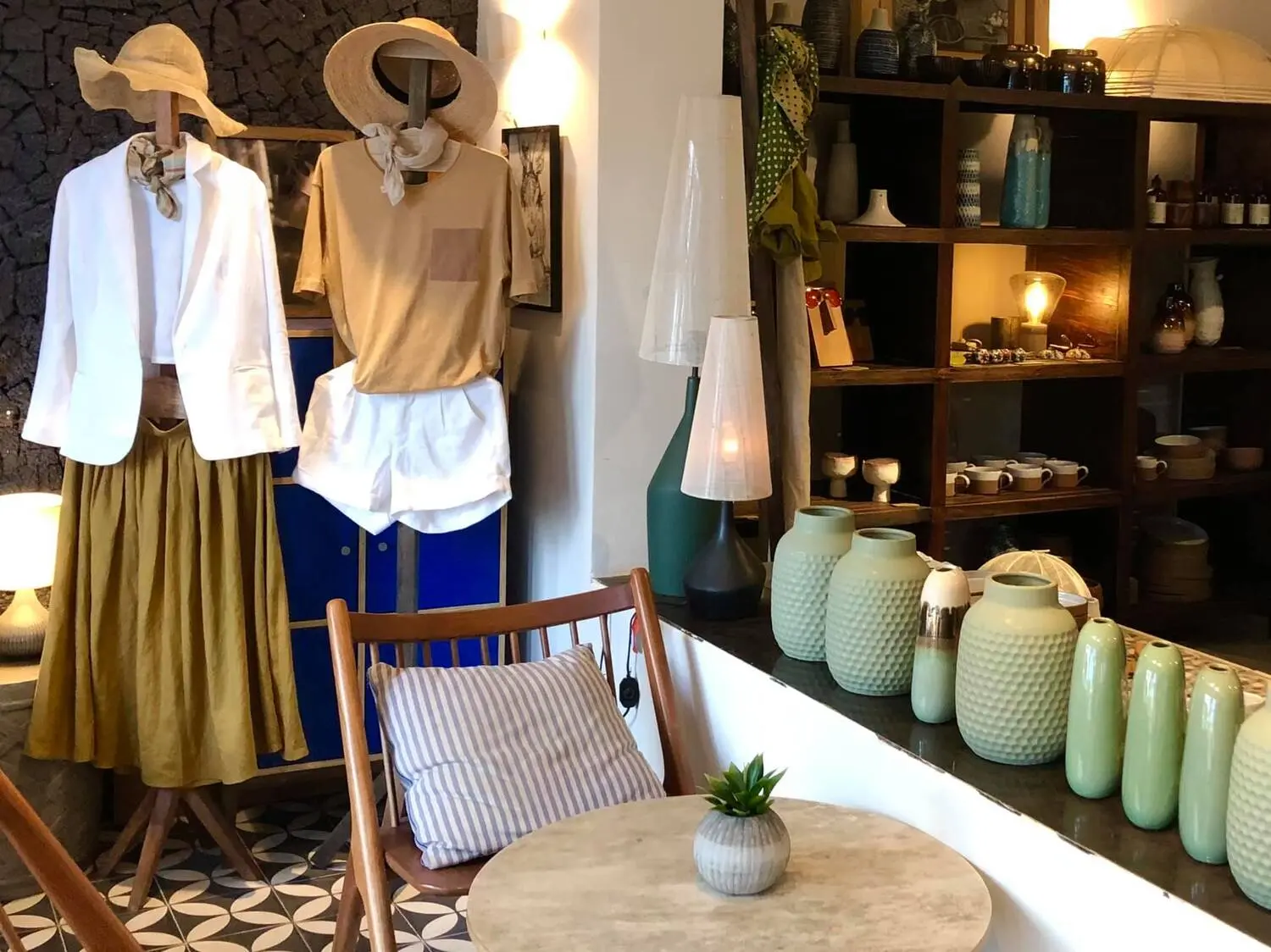 Đến KAIA Concept I Mar Rojo Cafe t&igrave;m một g&oacute;c nhỏ vintage, y&ecirc;n b&igrave;nh giữa Đ&agrave; Nẵng 7