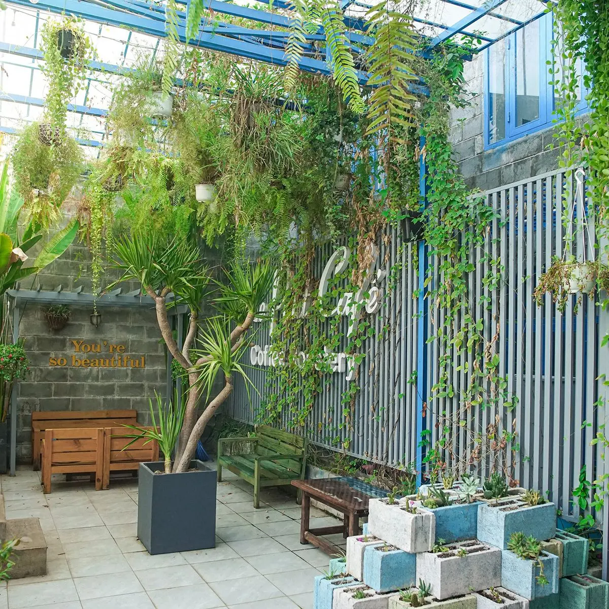 Đến Le Petit Caf&eacute;, ngồi g&oacute;c n&agrave;o cũng cho ra đời những bức ảnh triệu like 6