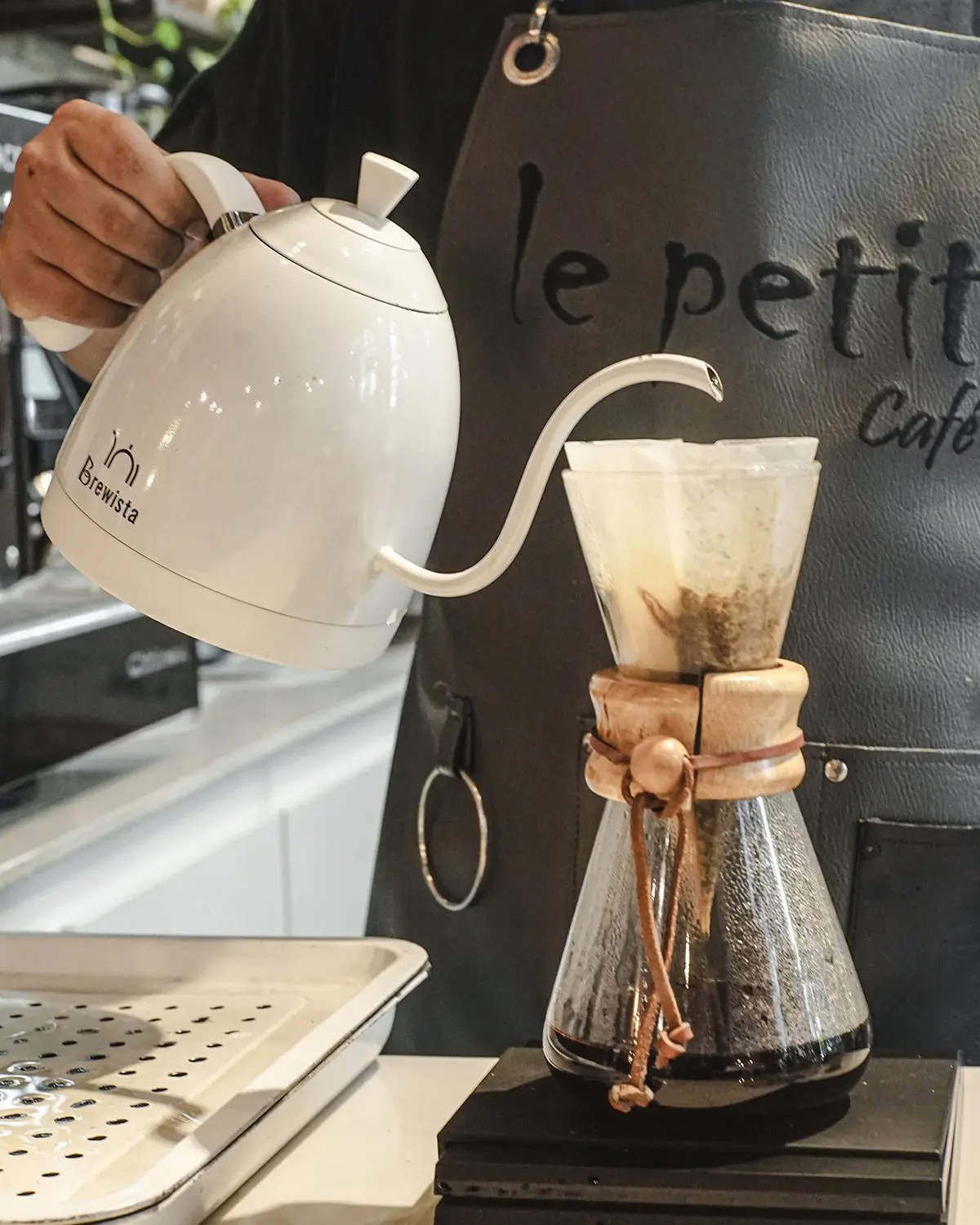 Đến Le Petit Caf&eacute;, ngồi g&oacute;c n&agrave;o cũng cho ra đời những bức ảnh triệu like 12