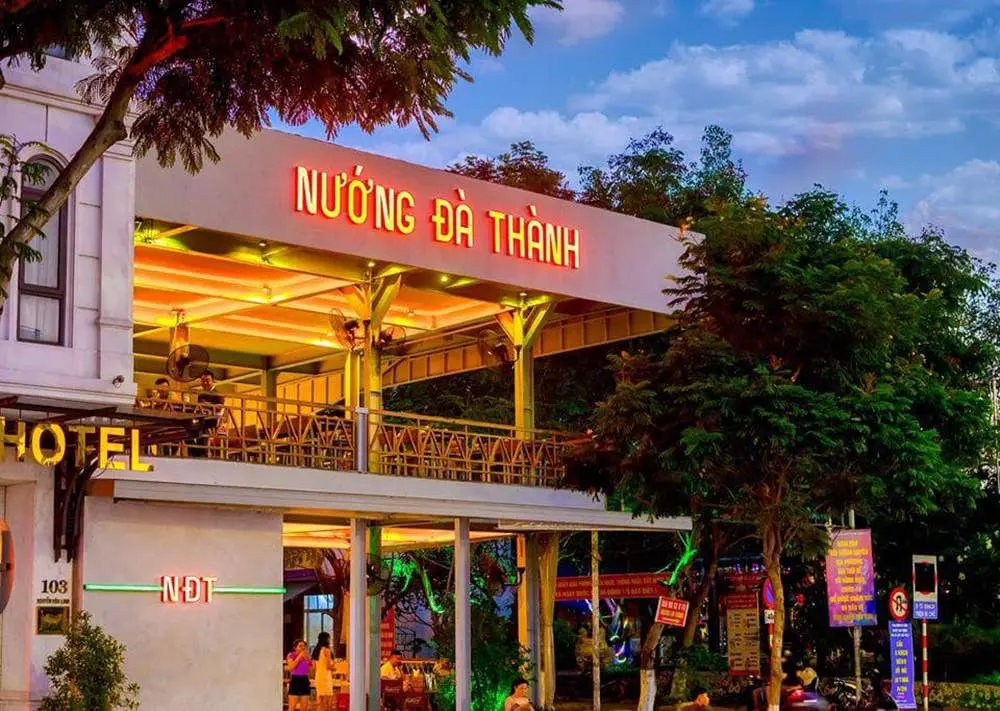 Điểm danh 10 qu&aacute;n ngon Đ&agrave; Nẵng nức tiếng gần xa 4