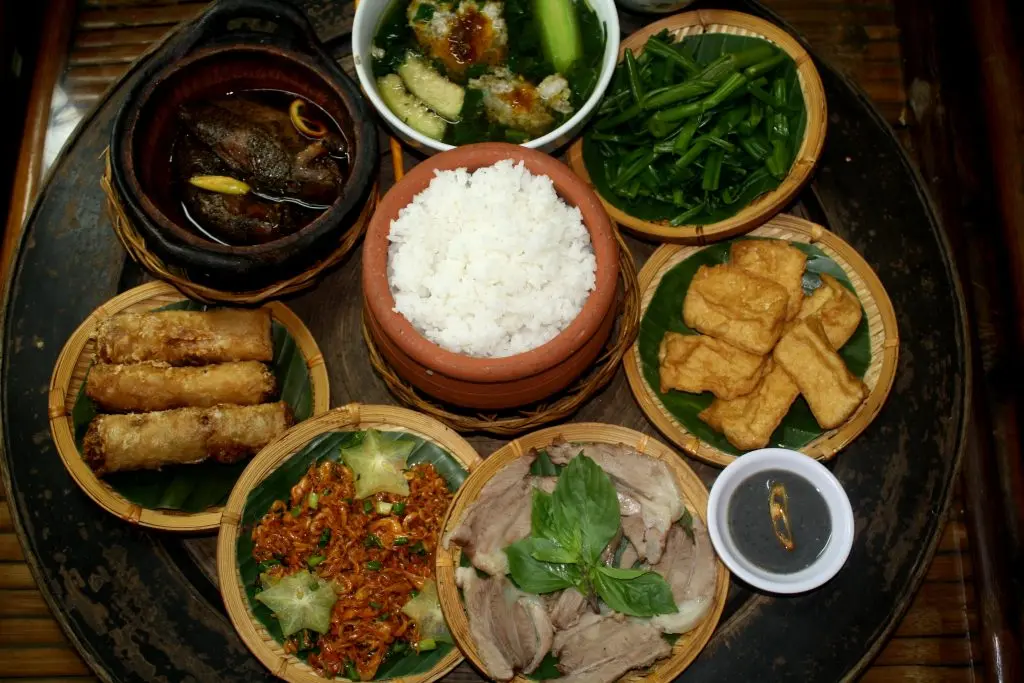 Điểm danh 6 qu&aacute;n ăn trưa Đ&agrave; Nẵng ngon b&aacute; ch&aacute;y 2