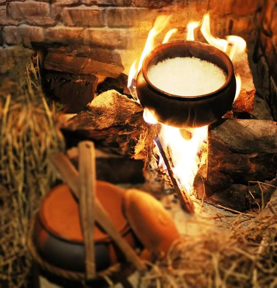 D&ugrave;ng bữa tại Cơm ni&ecirc;u Nh&agrave; Đỏ Đ&agrave; Nẵng để t&igrave;m lại dư vị qu&ecirc; hương 4