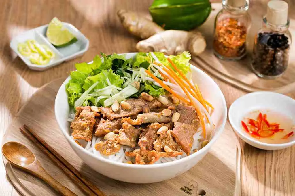 Gh&eacute; ngay top 6 qu&aacute;n b&uacute;n thịt nướng nem lụi Đ&agrave; Nẵng thưởng thức đặc sản 6