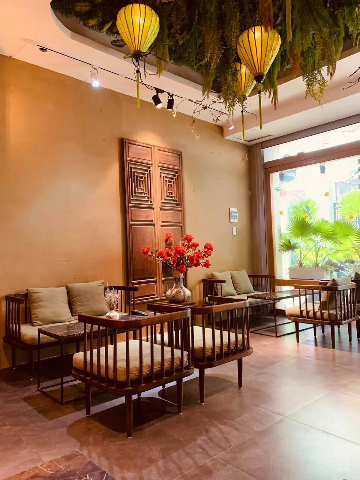 Muốn họp mặt bạn b&egrave;, nhớ ngay đến Fil&rsquo;s Cafe 2