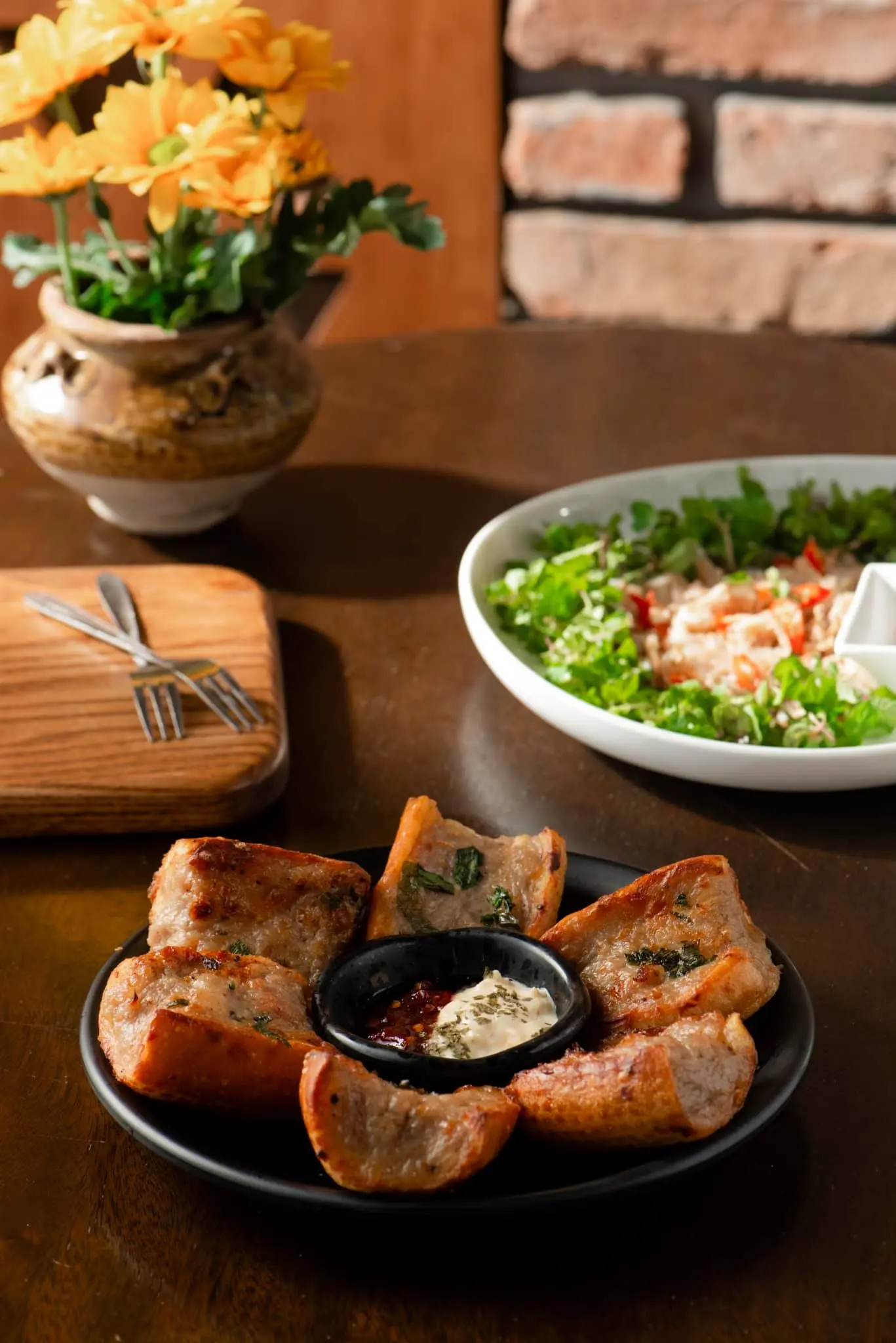 Muốn họp mặt bạn b&egrave;, nhớ ngay đến Fil&rsquo;s Cafe 11
