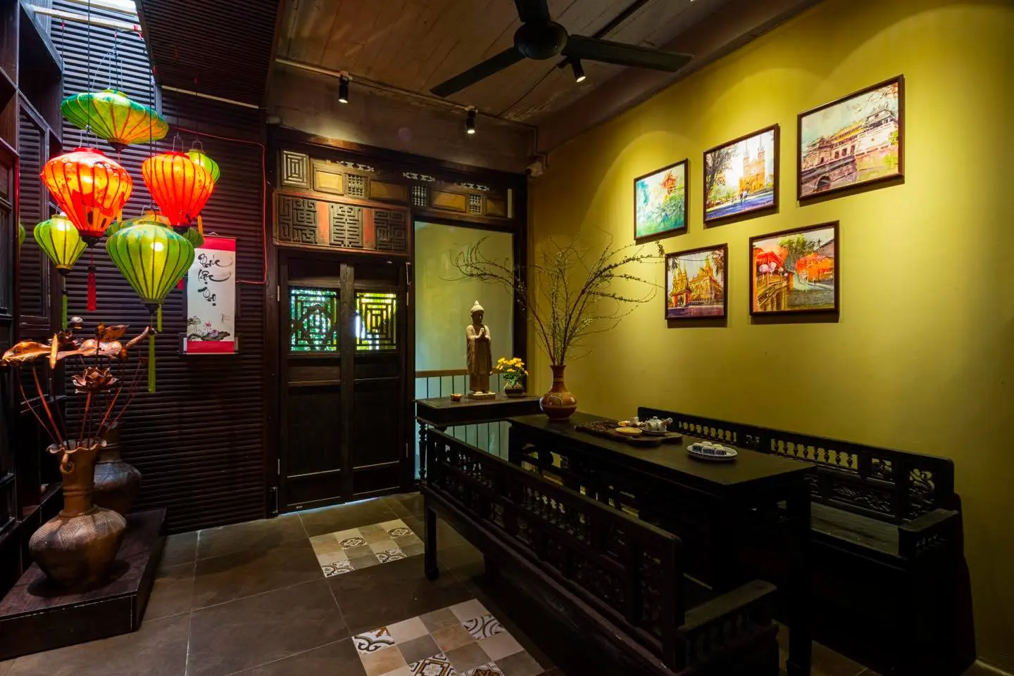 Muốn họp mặt bạn b&egrave;, nhớ ngay đến Fil&rsquo;s Cafe 4