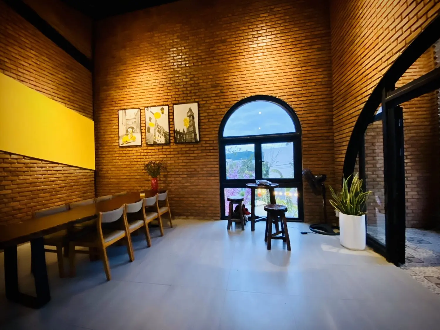 Nice Home Coffee &ndash; Qu&aacute;n caf&eacute; thu h&uacute;t giới trẻ với thiết kế kh&ocirc;ng gian ấn tượng 12