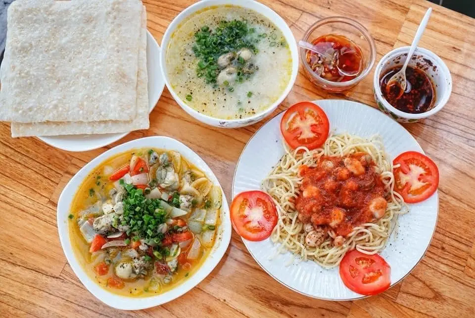 Qu&aacute;n H&agrave;u Ti&ecirc;n Sơn -Thưởng thức đặc sản h&agrave;u thứ thiệt ngay Đ&agrave; Nẵng 11