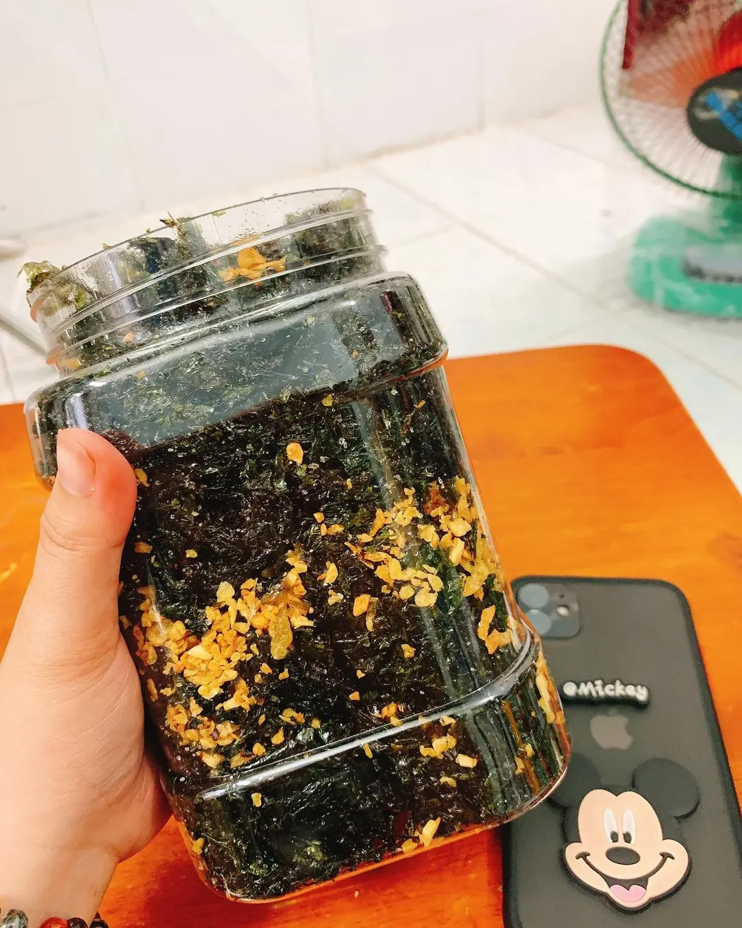 Rong biển ch&aacute;y tỏi Đ&agrave; Nẵng - M&oacute;n ăn vặt được c&aacute;c t&iacute;n đồ s&agrave;nh ăn ưa chuộng 7