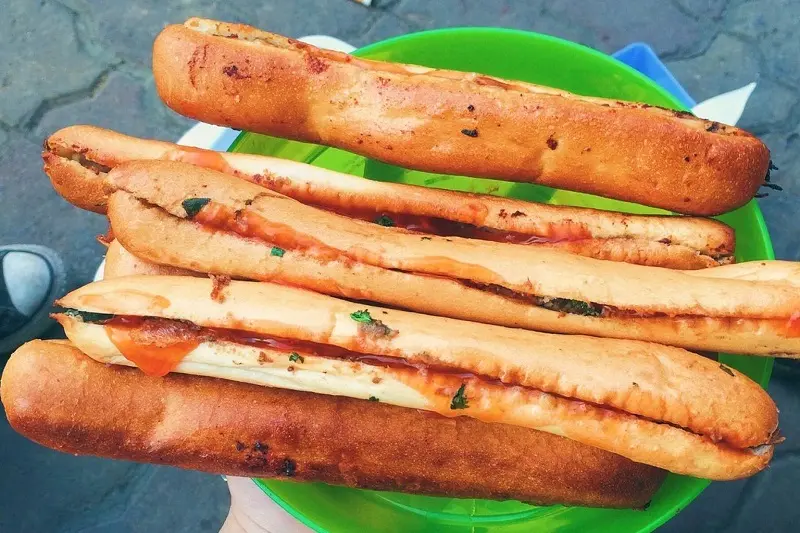 Săn l&ugrave;ng 10 qu&aacute;n b&aacute;nh m&igrave; que Đ&agrave; Nẵng nổi tiếng ăn l&agrave; ghiền 10