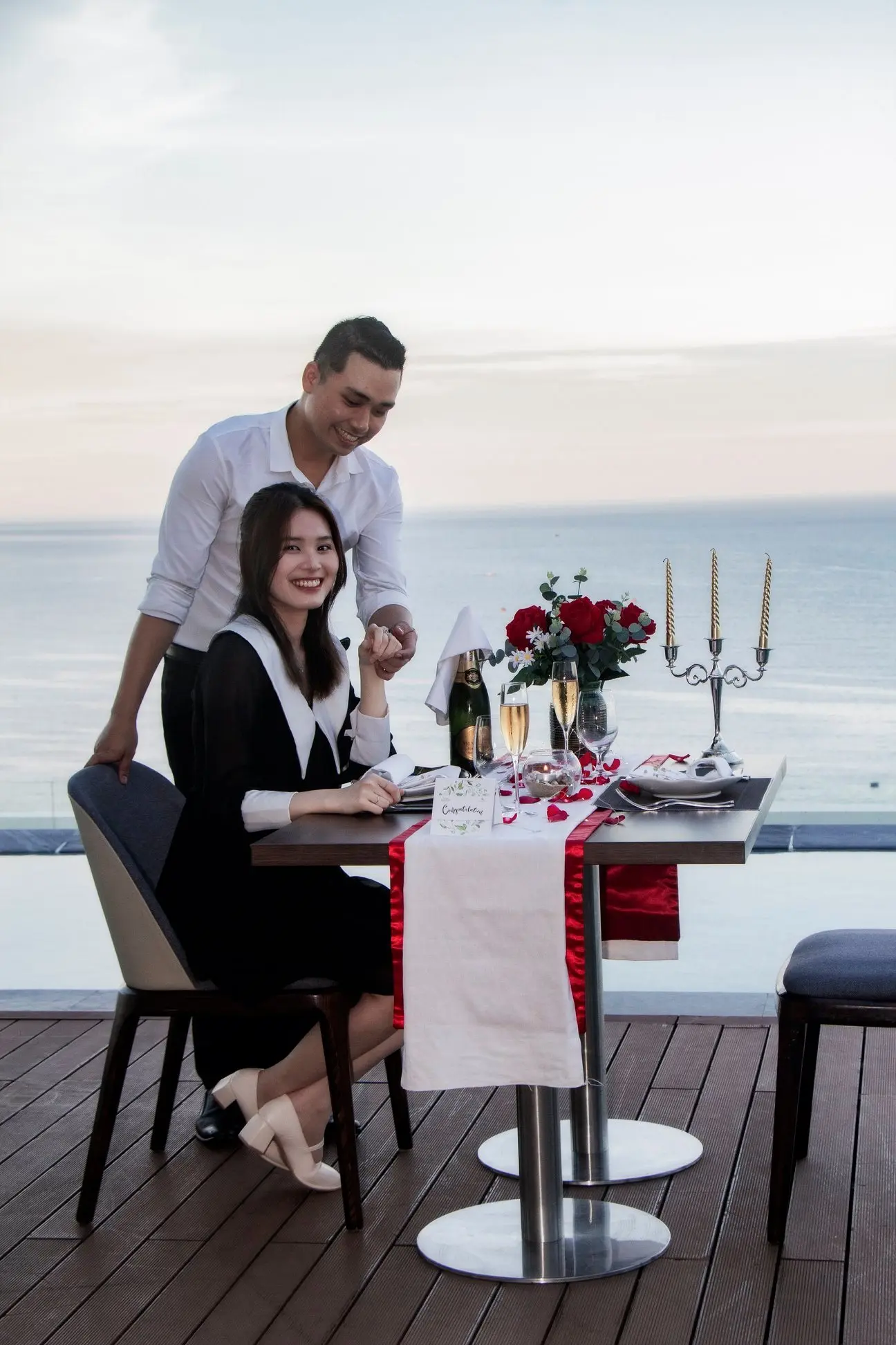 Sky View Restaurant - Nh&agrave; h&agrave;ng l&atilde;ng mạn l&yacute; tưởng cho c&aacute;c cặp đ&ocirc;i tại Đ&agrave; Nẵng 7