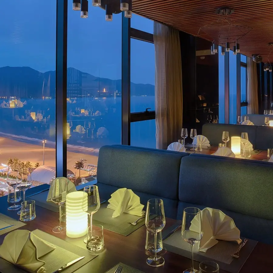 Sky View Restaurant - Nh&agrave; h&agrave;ng l&atilde;ng mạn l&yacute; tưởng cho c&aacute;c cặp đ&ocirc;i tại Đ&agrave; Nẵng 6