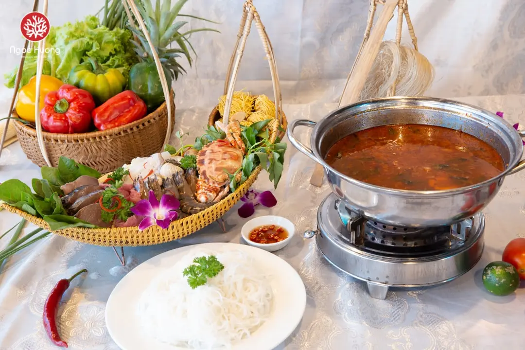 Tại sao kh&ocirc;ng n&ecirc;n bỏ lỡ nh&agrave; h&agrave;ng hải sản Ngọc Hương? 5