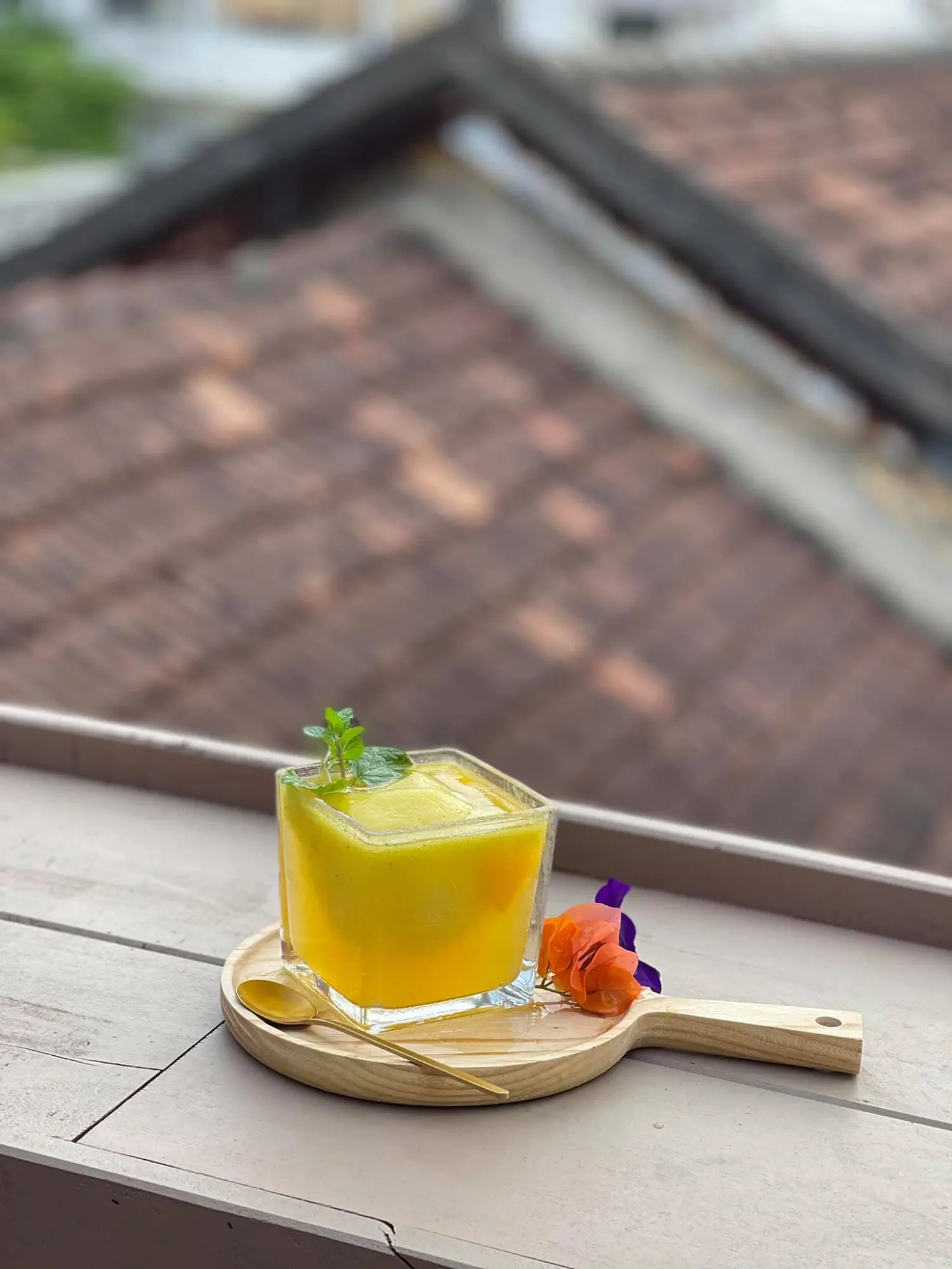 The 59 Caf&eacute; &ndash; Qu&aacute;n caf&eacute; n&uacute;p hẻm với vẻ đẹp ho&agrave;i cổ đặc biệt 10