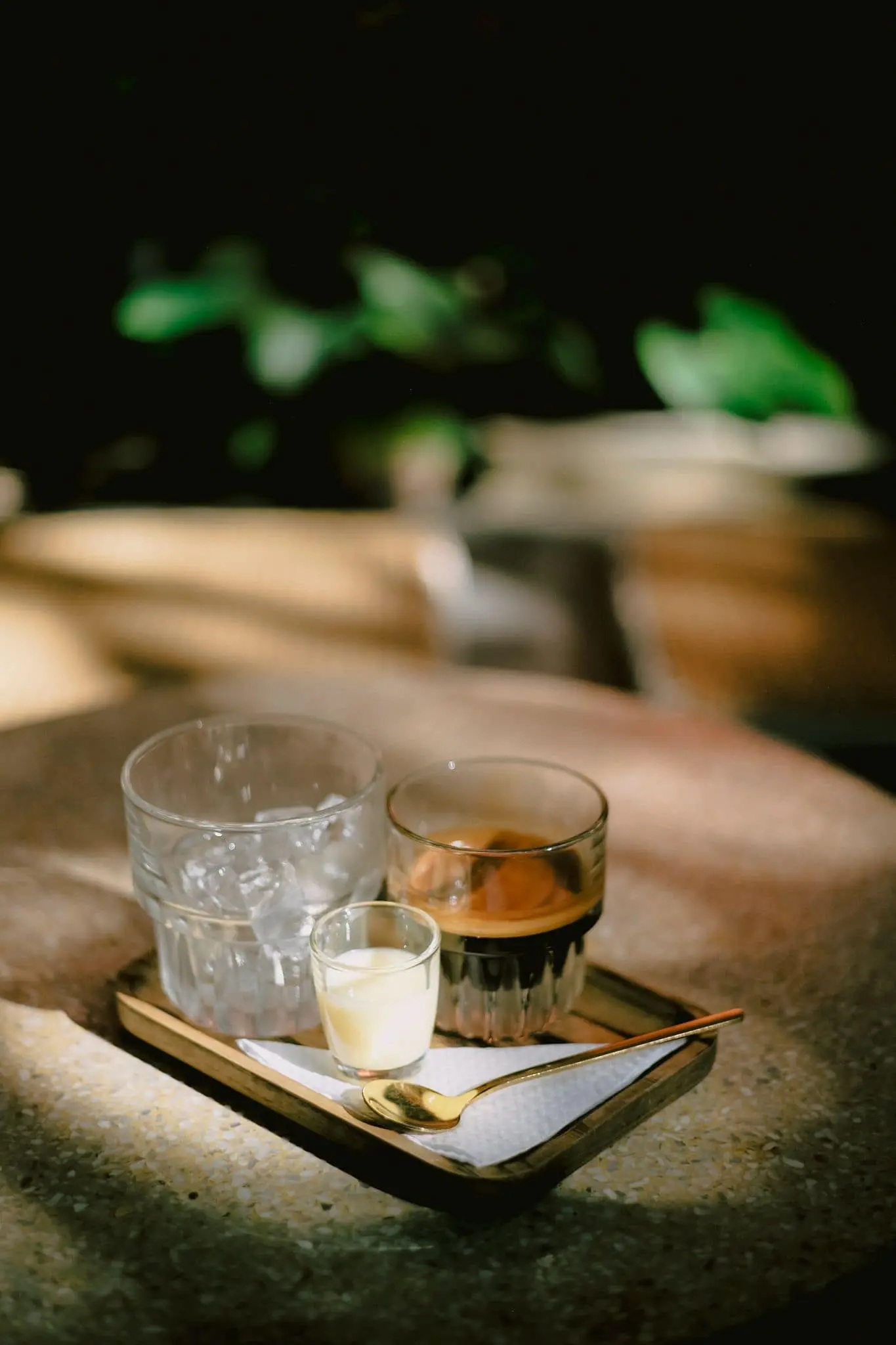 The 59 Caf&eacute; &ndash; Qu&aacute;n caf&eacute; n&uacute;p hẻm với vẻ đẹp ho&agrave;i cổ đặc biệt 11