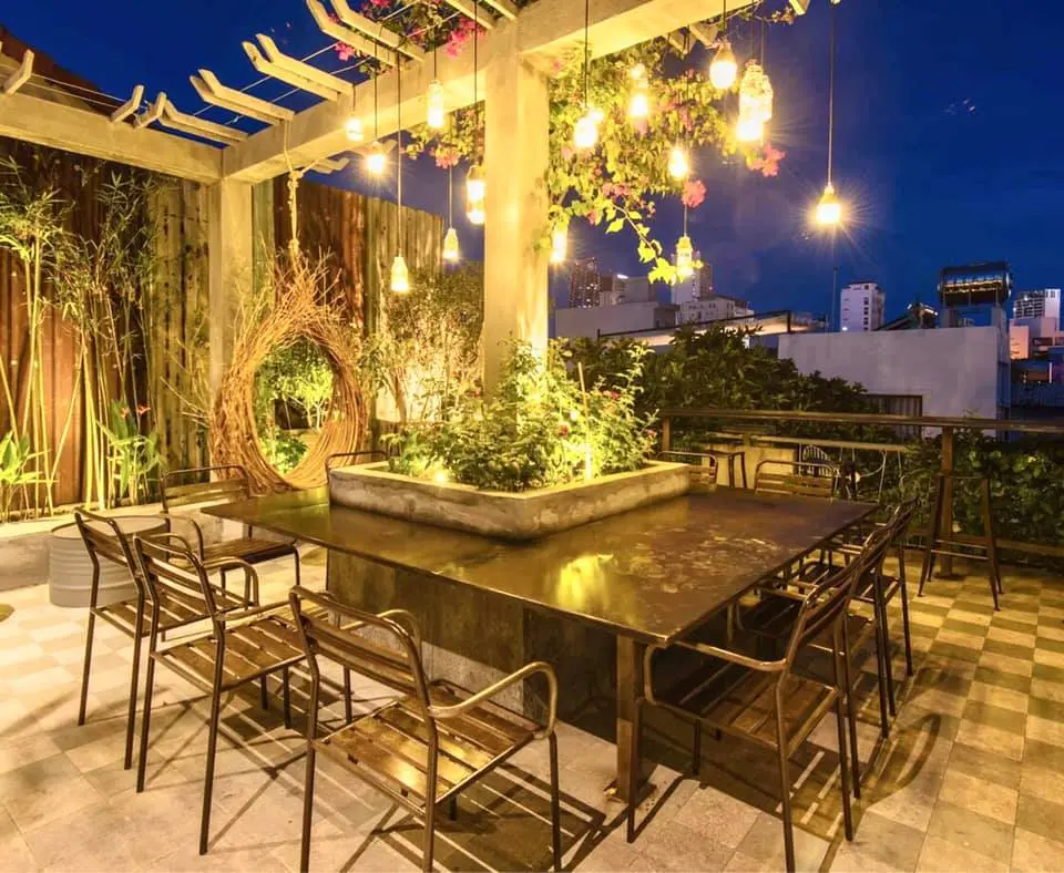 The 59 Caf&eacute; &ndash; Qu&aacute;n caf&eacute; n&uacute;p hẻm với vẻ đẹp ho&agrave;i cổ đặc biệt 22