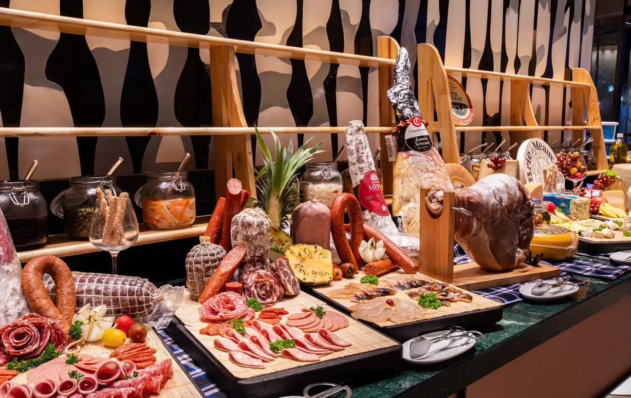 Thưởng thức buffet sang chảnh đẳng cấp quốc tế tại The Square &ndash; Novotel Premier Han River 7