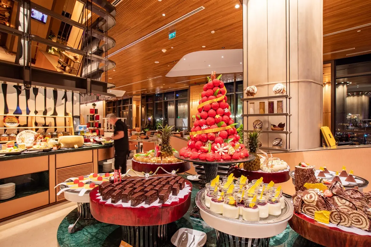 Thưởng thức buffet sang chảnh đẳng cấp quốc tế tại The Square &ndash; Novotel Premier Han River 3