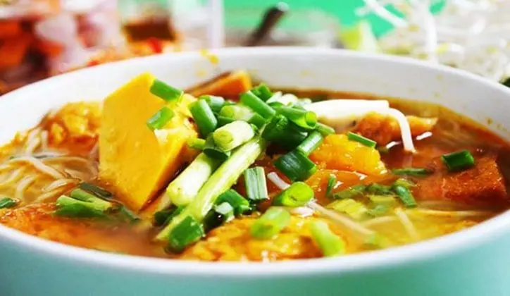 Thưởng thức b&uacute;n chả c&aacute; 109 Nguyễn Ch&iacute; Thanh ngon nổi tiếng Đ&agrave; Nẵng 4