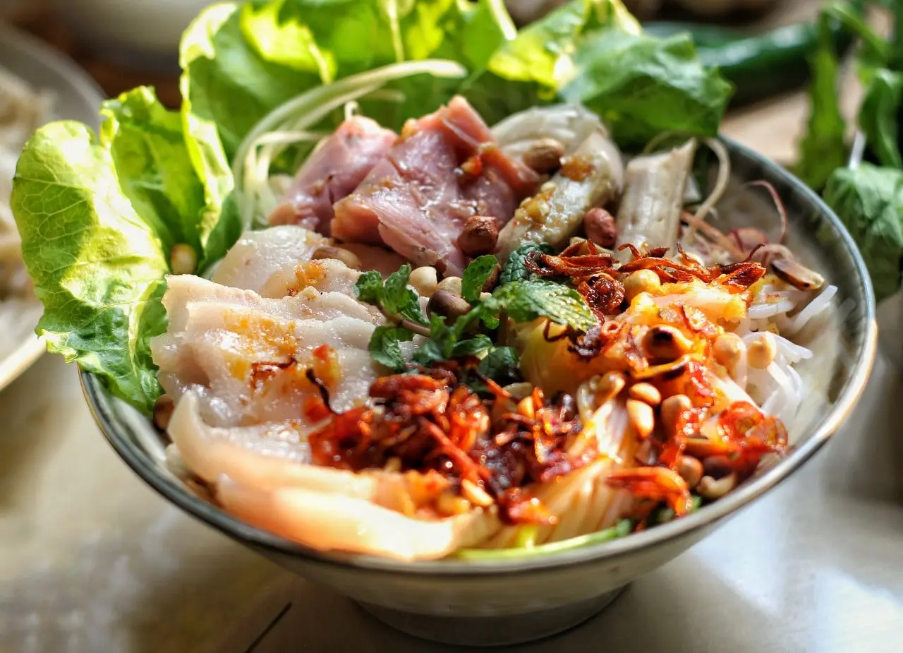 Thưởng Thức B&uacute;n Mắm Ngọc Đ&agrave; Nẵng Nức Tiếng 3
