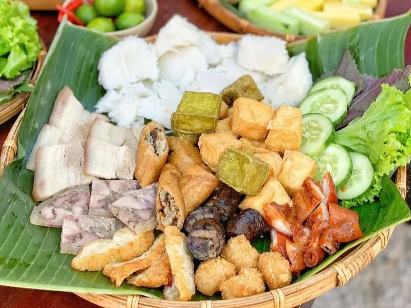 Top 10 qu&aacute;n b&uacute;n đậu mắm t&ocirc;m Đ&agrave; Nẵng đỉnh của ch&oacute;p 4