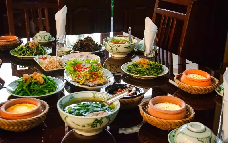 Top 15 nh&agrave; h&agrave;ng cơm ni&ecirc;u Đ&agrave; Nẵng ngon, chuẩn vị Việt 5
