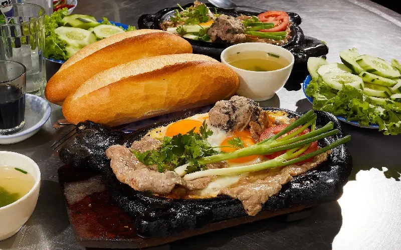 Top 15 qu&aacute;n b&ograve; n&eacute; Đ&agrave; Nẵng thơm ngon n&iacute;u ch&acirc;n du kh&aacute;ch 11