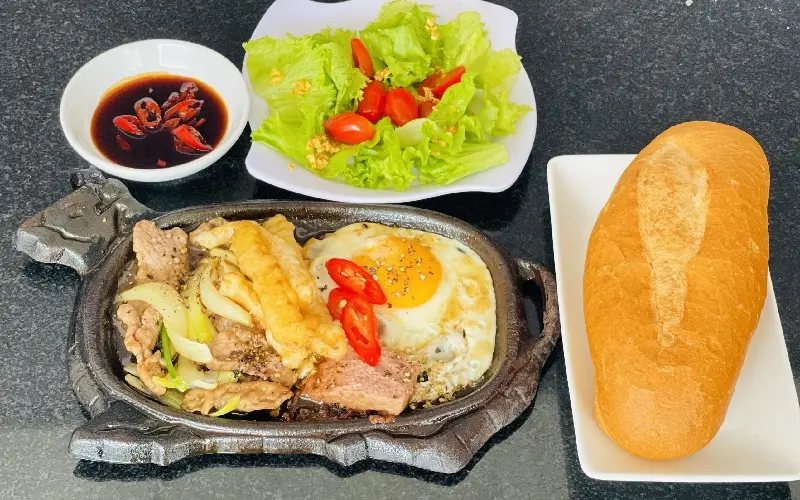 Top 15 qu&aacute;n b&ograve; n&eacute; Đ&agrave; Nẵng thơm ngon n&iacute;u ch&acirc;n du kh&aacute;ch 9