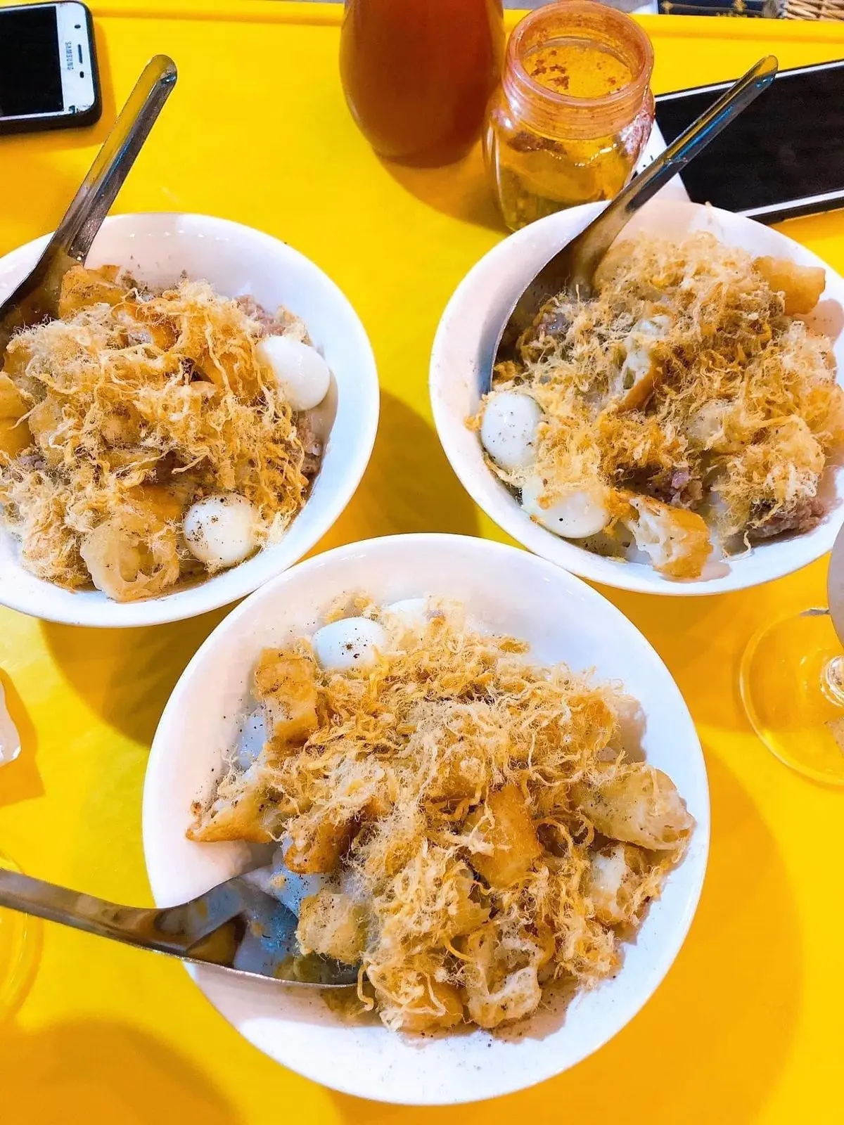 Top 5 địa điểm gi&uacute;p bạn thưởng thức ch&aacute;o quẩy sườn sụn chuẩn vị Đ&agrave; Nẵng 7