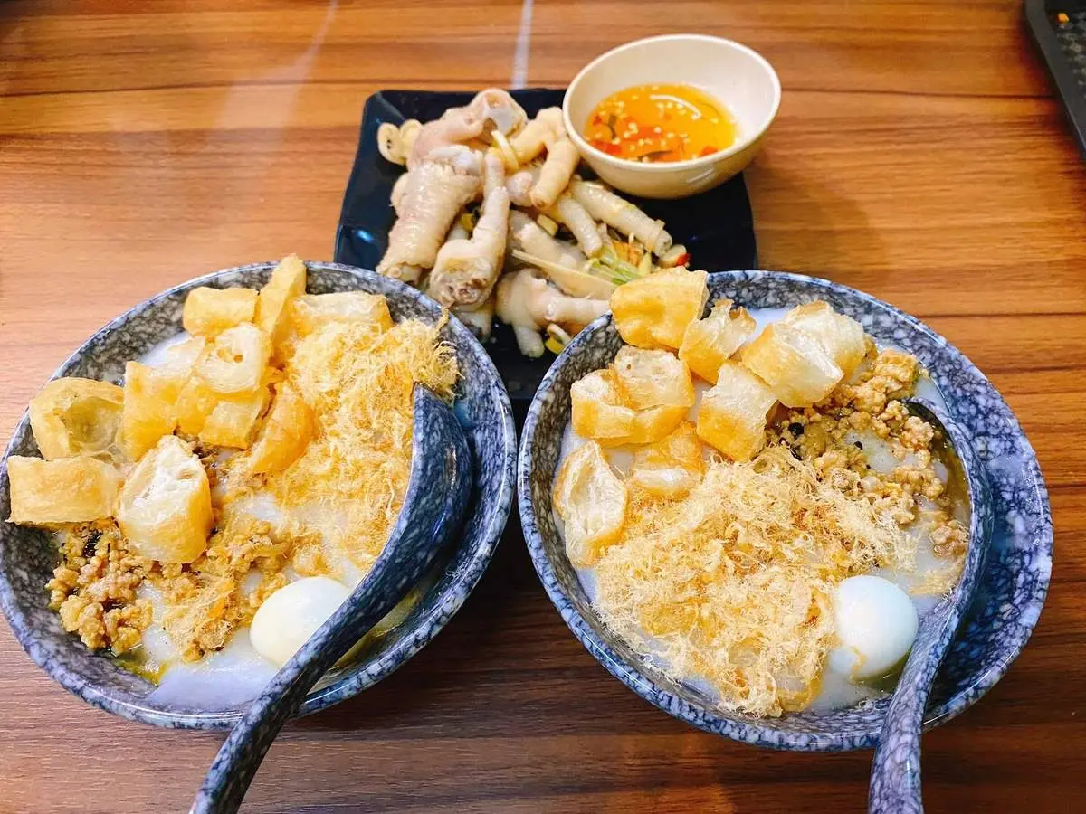 Top 5 địa điểm gi&uacute;p bạn thưởng thức ch&aacute;o quẩy sườn sụn chuẩn vị Đ&agrave; Nẵng 11