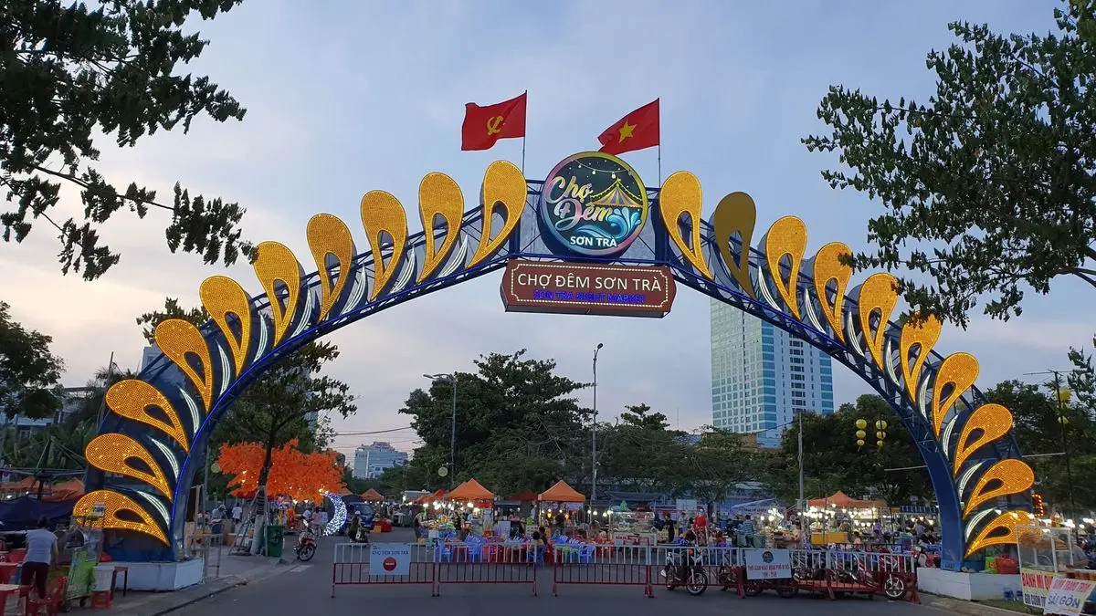 Top 6 khu chợ ăn đ&ecirc;m nổi tiếng tại Đ&agrave; Nẵng m&agrave; bạn kh&ocirc;ng n&ecirc;n bỏ qua 12