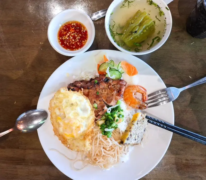 Top qu&aacute;n cơm tấm Đ&agrave; Nẵng đậm vị miền Nam trong l&ograve;ng th&agrave;nh phố s&ocirc;ng H&agrave;n 5