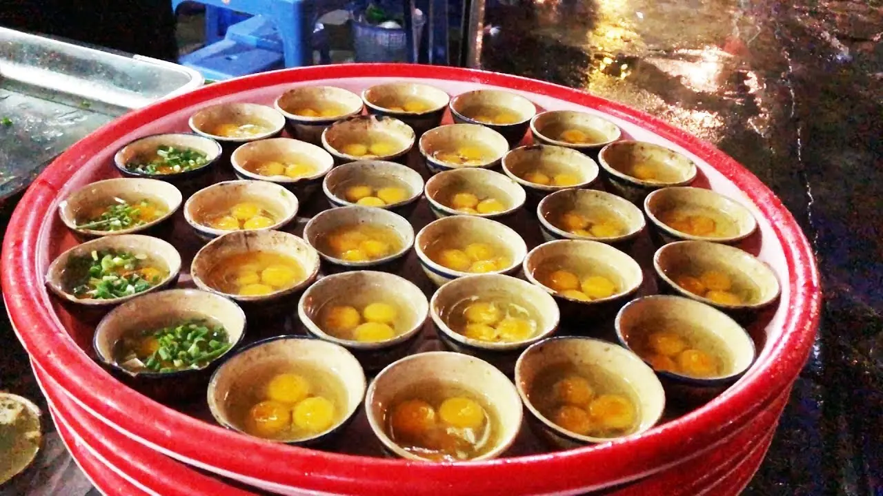 Trứng c&uacute;t đ&uacute;t than với ph&ocirc; mai - B&eacute;o b&eacute;o, b&ugrave;i b&ugrave;i ngon kh&oacute; cưỡng 4