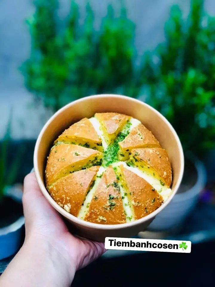Vị ngon ấn tượng m&atilde;i với top 5 qu&aacute;n b&aacute;nh m&igrave; bơ tỏi Đ&agrave; Nẵng 4