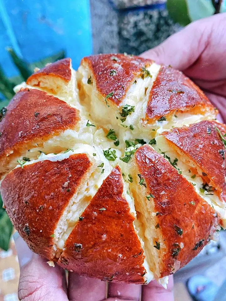 Vị ngon ấn tượng m&atilde;i với top 5 qu&aacute;n b&aacute;nh m&igrave; bơ tỏi Đ&agrave; Nẵng 6