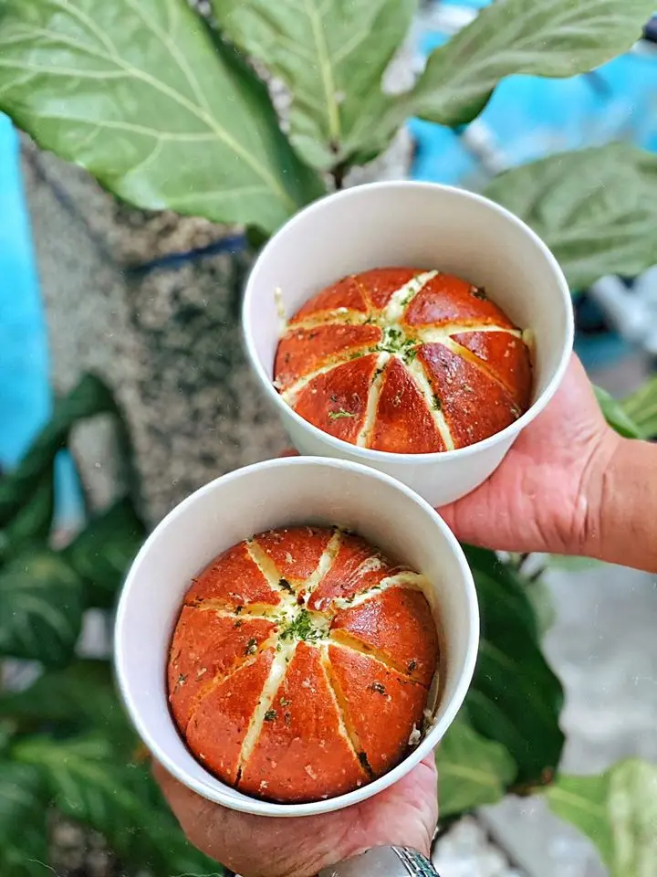 Vị ngon ấn tượng m&atilde;i với top 5 qu&aacute;n b&aacute;nh m&igrave; bơ tỏi Đ&agrave; Nẵng 7