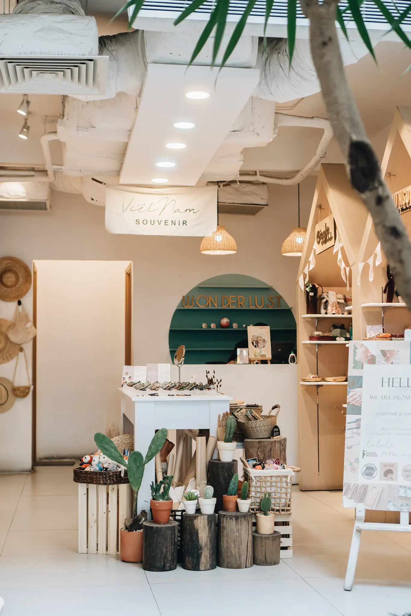 Wonderlust Coffee and Bakery - C&agrave; ph&ecirc; sống ảo bậc nhất Đ&agrave; Nẵng 15