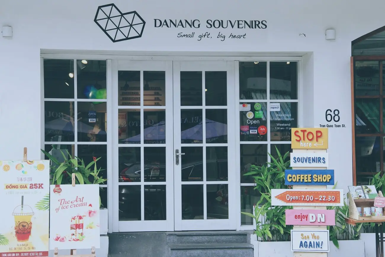 Danang Souvenirs and Coffee - Cà phê không thể bỏ qua khi ghé đến Đà Nẵng