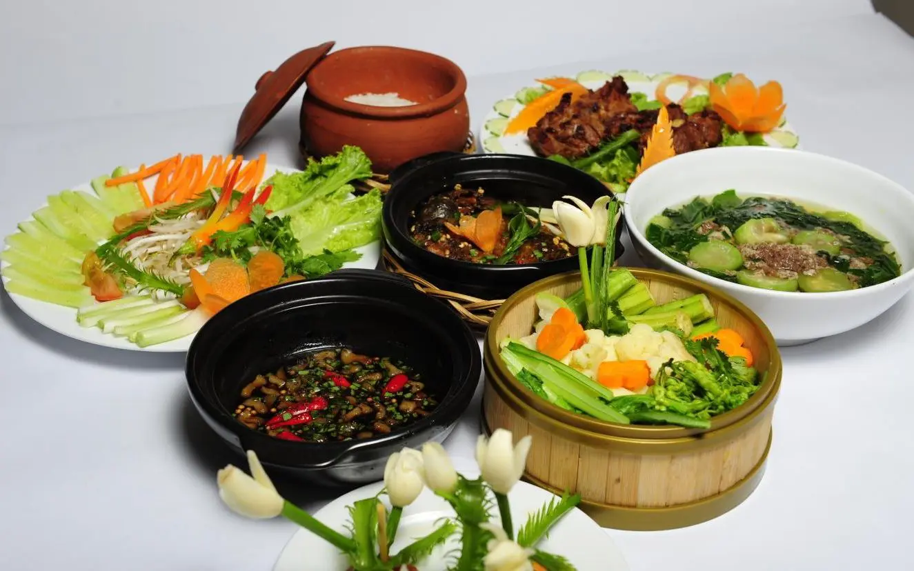 Dùng bữa tại Cơm niêu Nhà Đỏ Đà Nẵng để tìm lại dư vị quê hương