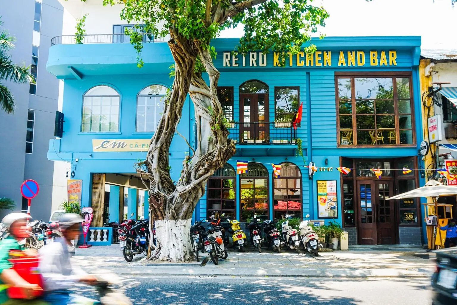 Retro Kitchen and Bar Da Nang - Kiến trúc Châu Âu giữa lòng Đà Nẵng