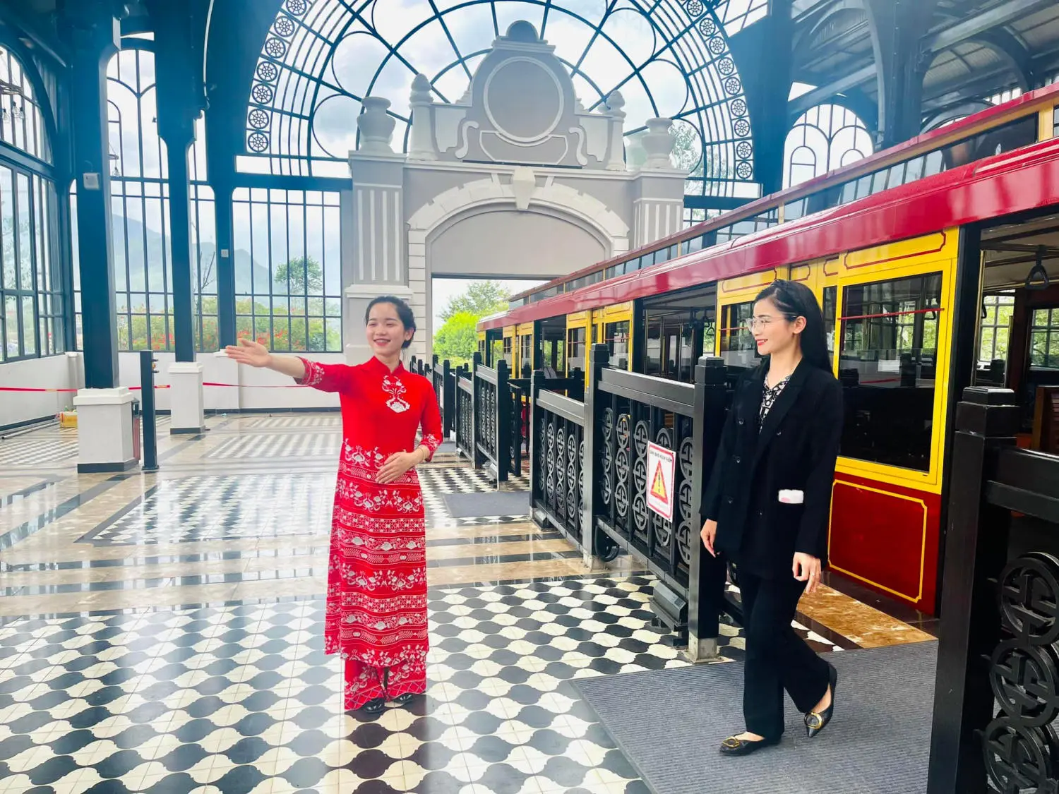 Đến B&agrave; N&agrave; Hills kh&aacute;m ph&aacute; l&agrave;ng Ph&aacute;p đầy thơ mộng 3