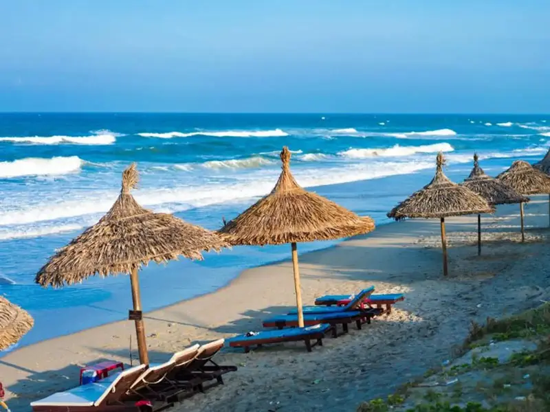 Kh&aacute;m ph&aacute; 10 b&atilde;i biển Đ&agrave; Nẵng đẹp say đắm l&ograve;ng người 10