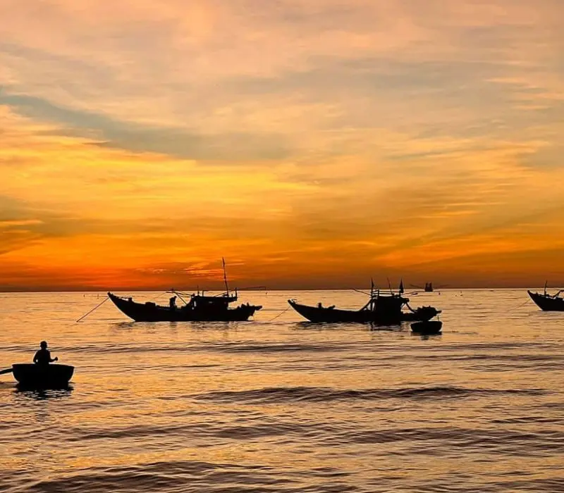 Kh&aacute;m ph&aacute; biển M&acirc;n Th&aacute;i, n&eacute;t quyến rũ từ l&agrave;ng ch&agrave;i cổ của Đ&agrave; Nẵng 5